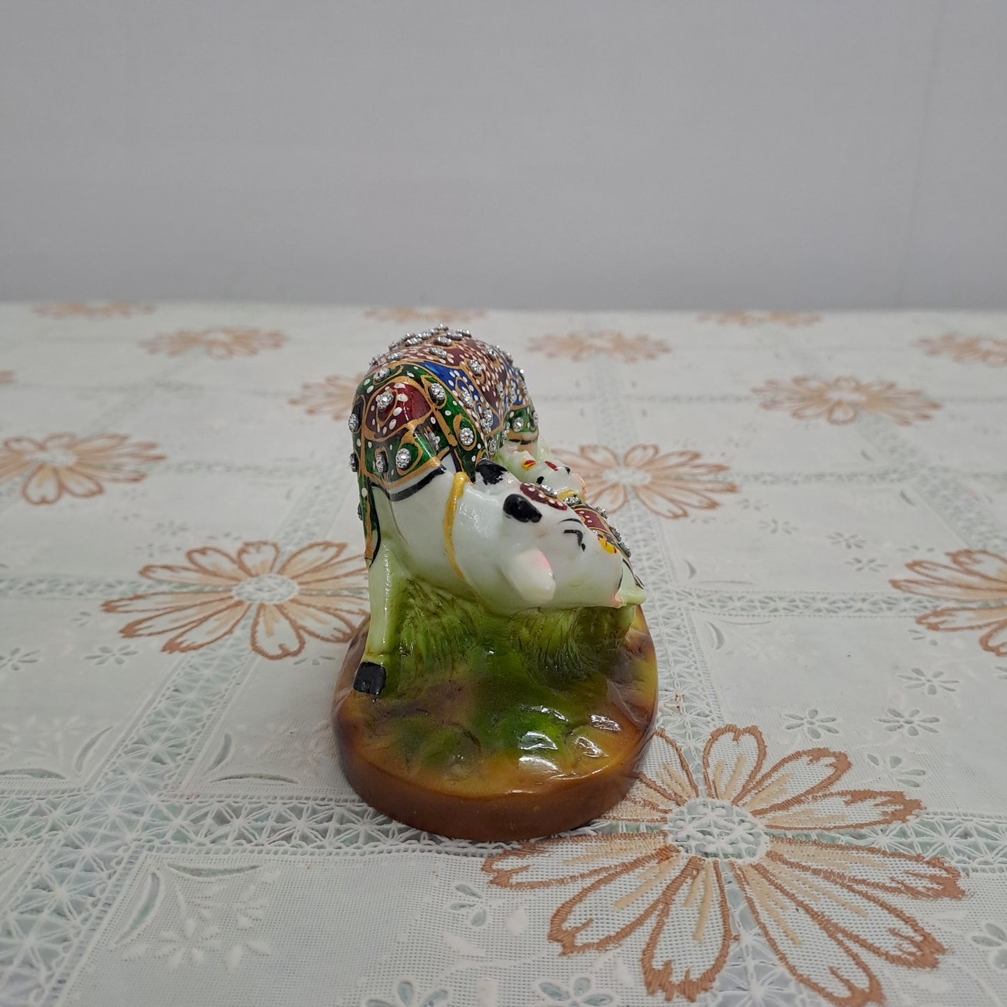 4" White Resin Kamdhenu Cow & Calf Idol with Decorative Carpet | Elegant Pooja Décor