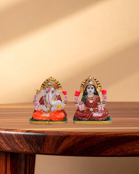 Rajasthani Duniyaa Laxmi Ganesh Resin Murti on 6x4 Inch Marble Chowk