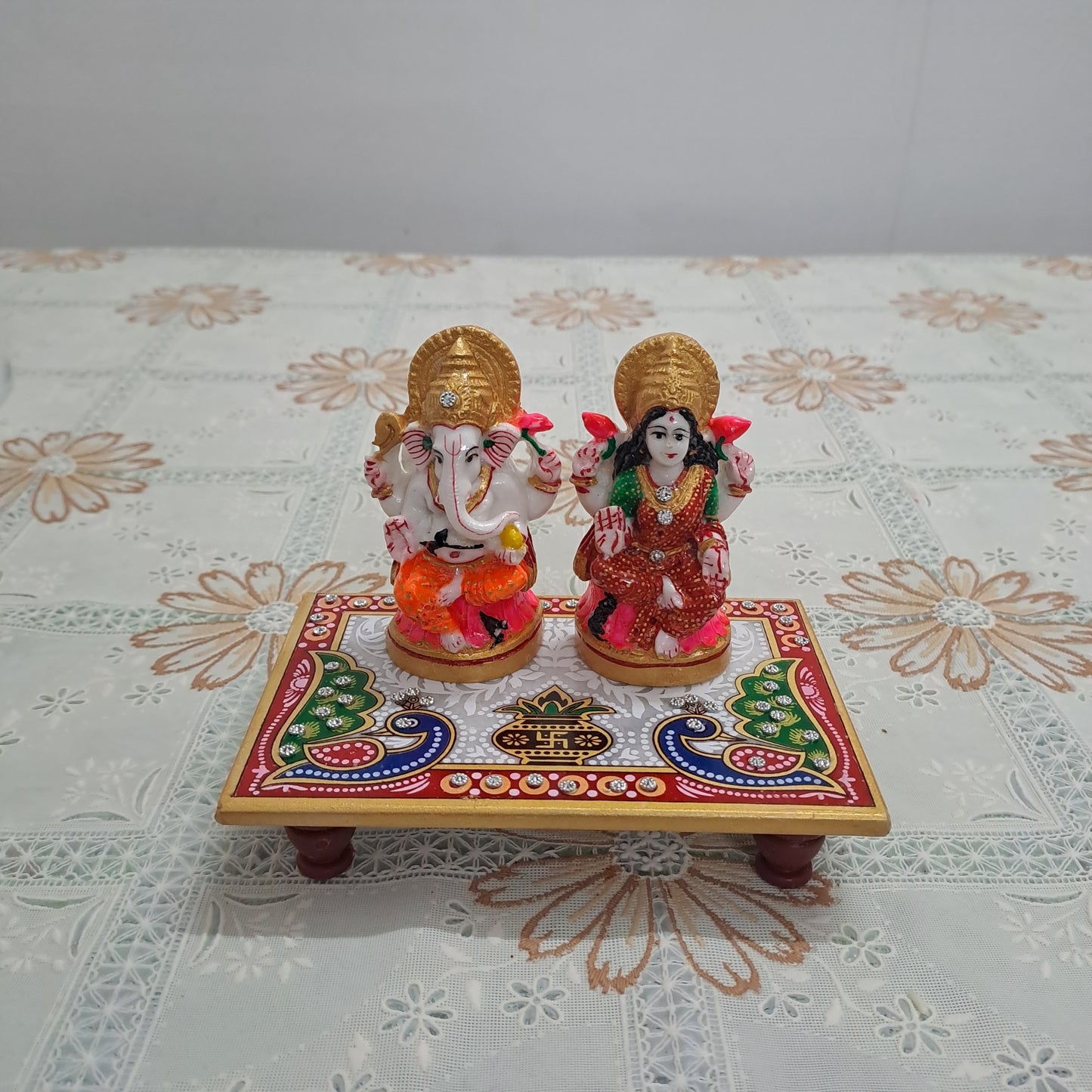 Rajasthani Duniyaa Laxmi Ganesh Murti on 6x4 Inch Marble Chowki