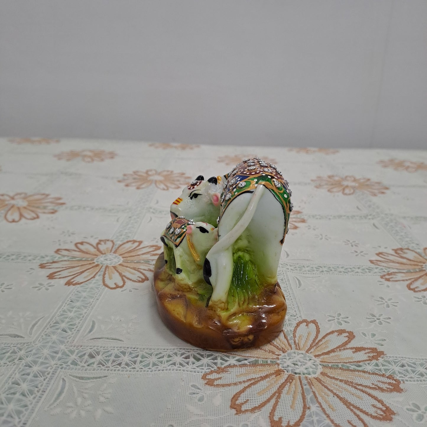 4" White Resin Kamdhenu Cow & Calf Idol with Decorative Carpet | Elegant Pooja Décor