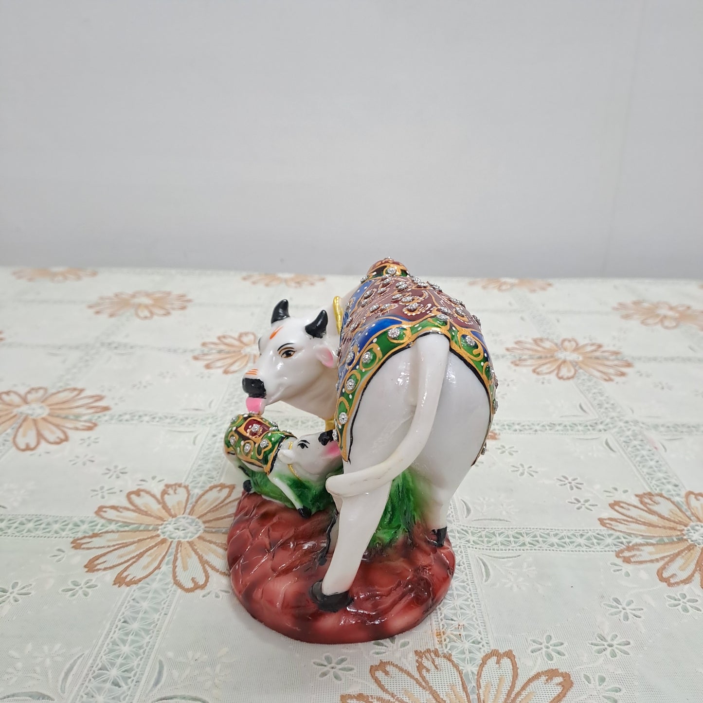 7" White Resin Kamdhenu Cow & Calf Idol with Decorative Carpet | Elegant Pooja Décor