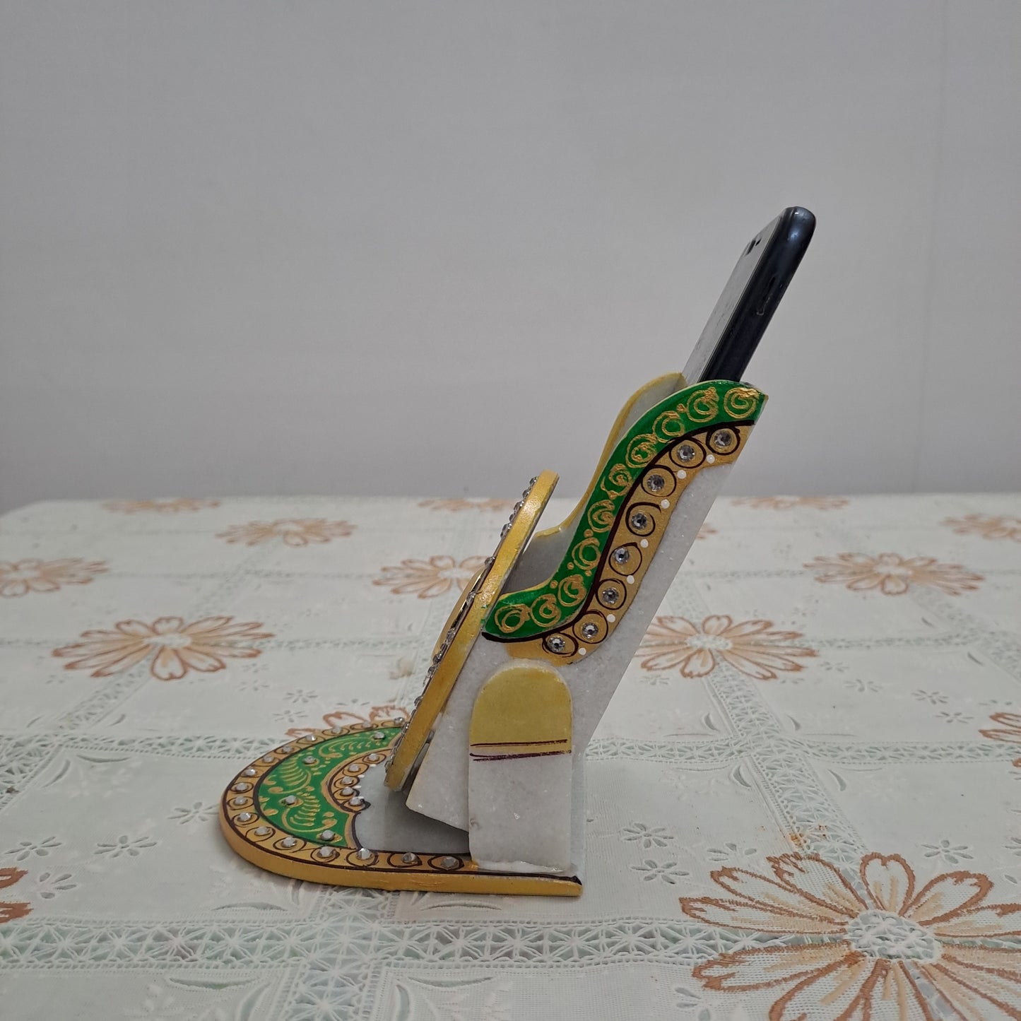 Rajasthani Duniyaa Handcrafted Marble Mobile Stand with Analog Clock