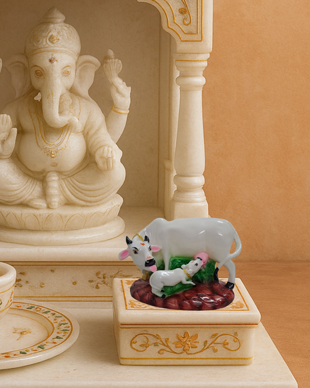 7" White Resin Cow & Calf Idol