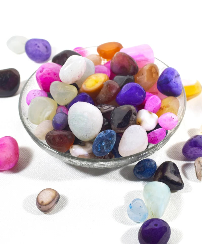 Front view of natural multi-color quartz decorative pebbles by Rajasthani Duniyaa
